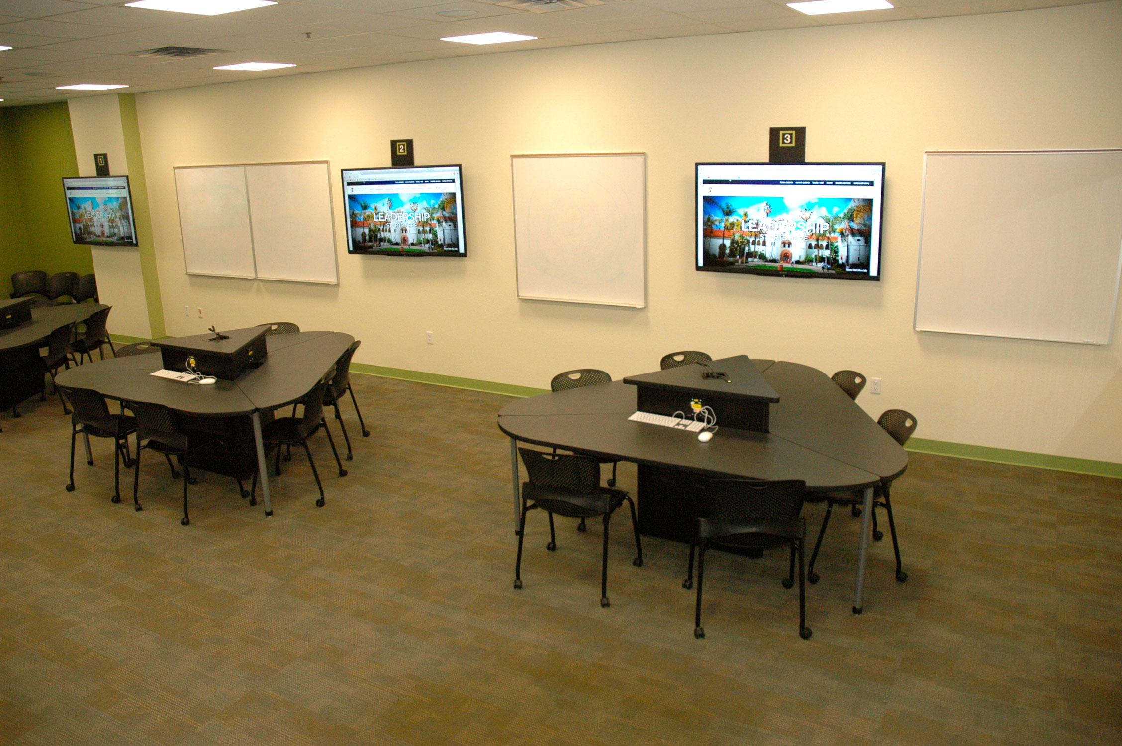 Computer Comforts Active Learning Clusters at San Diego State University's Learning Research Studio