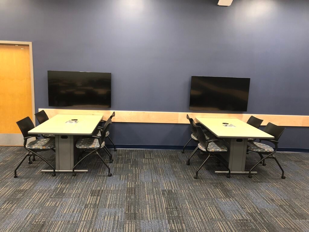 Furniture installation at Florida International University featuring the Collaborative Table Series, Active Learning Cluster and Axil Z.