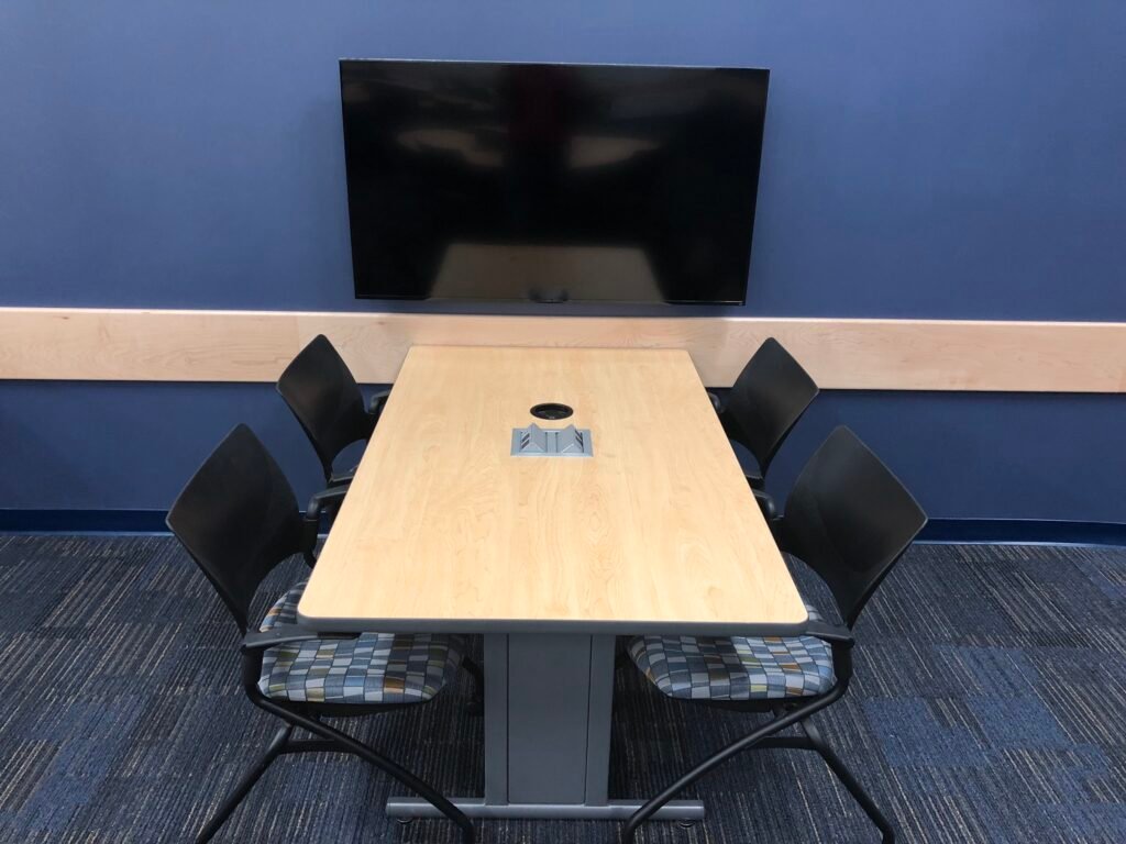 Furniture installation at Florida International University featuring the Collaborative Table Series, Active Learning Cluster and Axil Z.