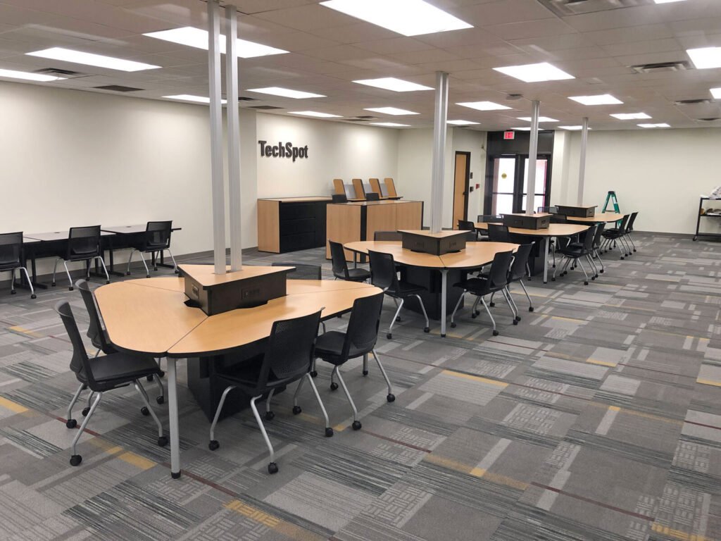 Computer Comforts' Active Learning Clusters at Texas State University