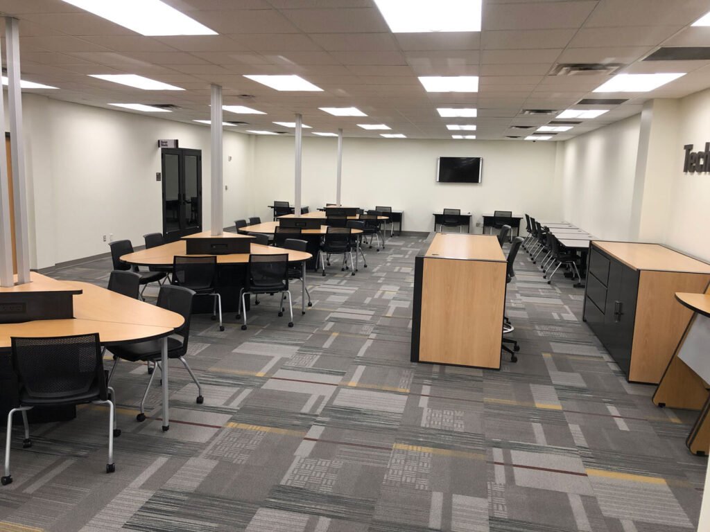 Computer Comforts' Active Learning Clusters and Basic Student Tables at Texas State University
