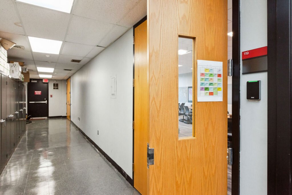 Furniture installation at Rutgers University featuring the Axil Z and Active Learning Cluster.