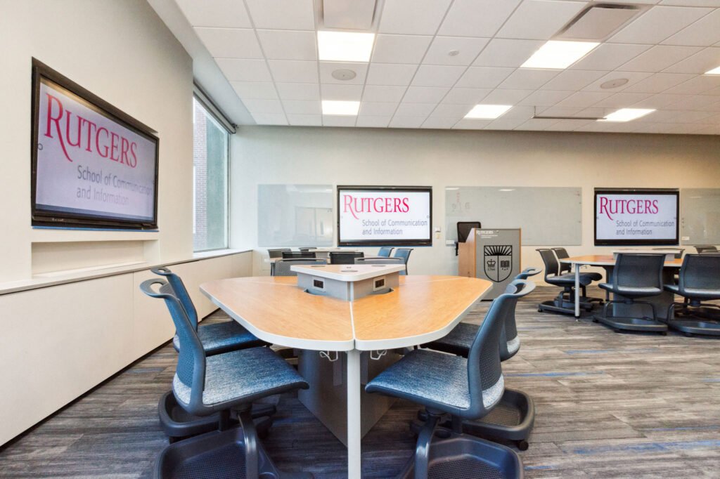 Furniture installation at Rutgers University featuring the Axil Z and Active Learning Cluster.