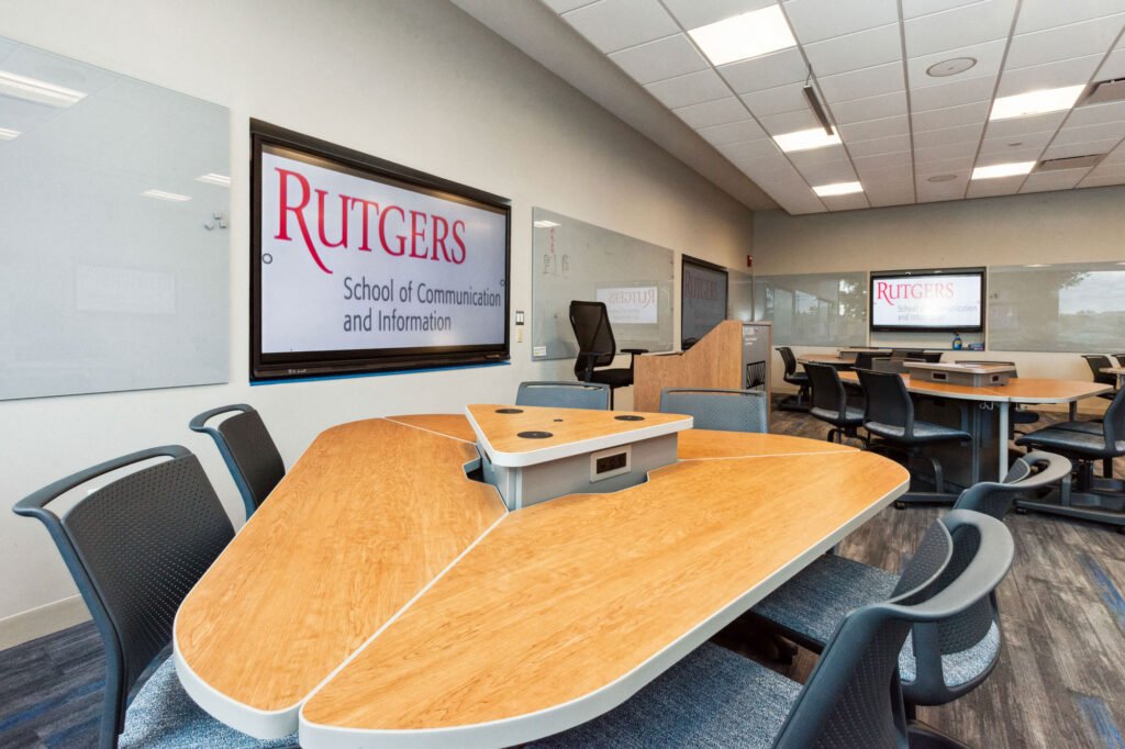 Furniture installation at Rutgers University featuring the Axil Z and Active Learning Cluster.