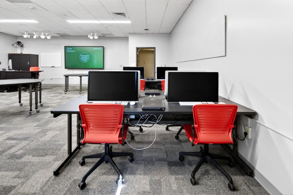 Furniture installation at Hudson Valley Community College featuring the AdapTable Series, Recessed LCD Table, OM5 Active Task Chair, OM5 Active Task Stool and EVOLVE Lectern.