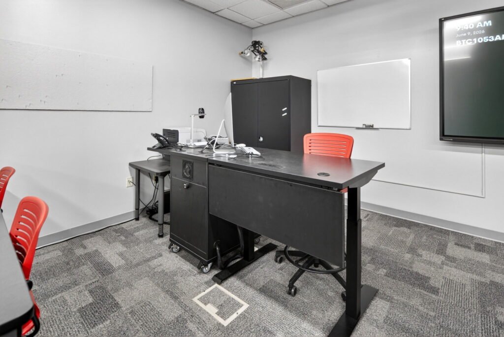 Furniture installation at Hudson Valley Community College featuring the AdapTable Series, Recessed LCD Table, OM5 Active Task Chair, OM5 Active Task Stool and EVOLVE Lectern.