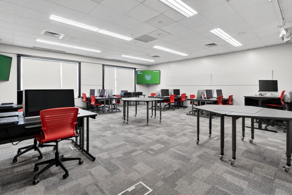 Furniture installation at Hudson Valley Community College featuring the AdapTable Series, Recessed LCD Table, OM5 Active Task Chair, OM5 Active Task Stool and EVOLVE Lectern.